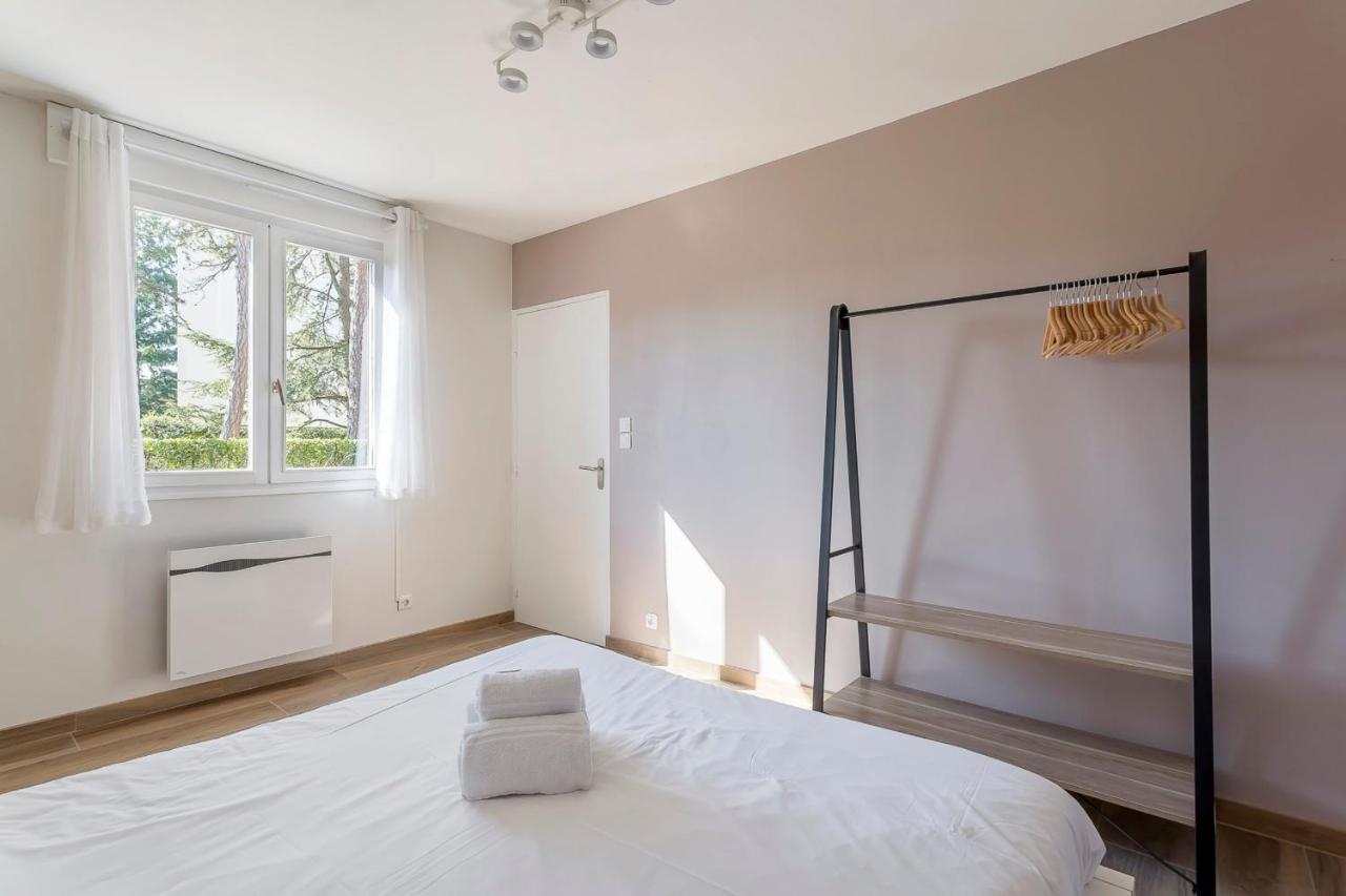 Suite Granges En Rez-De-Jardin Pour 4 Voyageurs Lyon Exterior photo