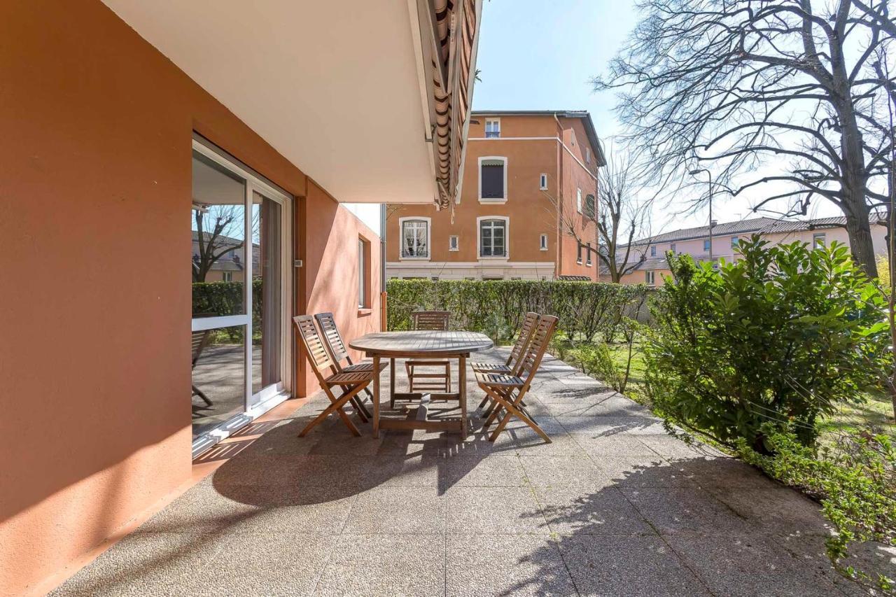 Suite Granges En Rez-De-Jardin Pour 4 Voyageurs Lyon Exterior photo