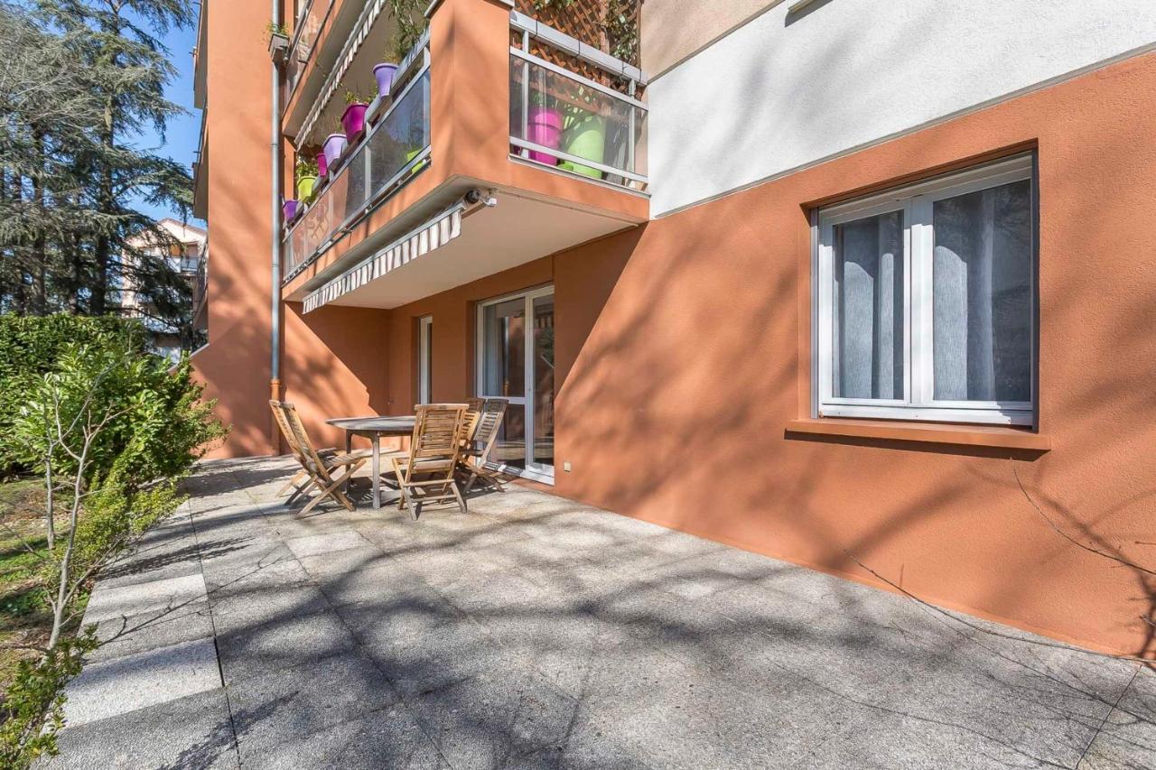 Suite Granges En Rez-De-Jardin Pour 4 Voyageurs Lyon Exterior photo