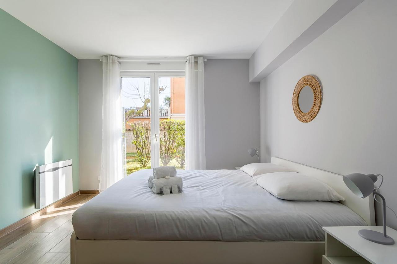 Suite Granges En Rez-De-Jardin Pour 4 Voyageurs Lyon Exterior photo