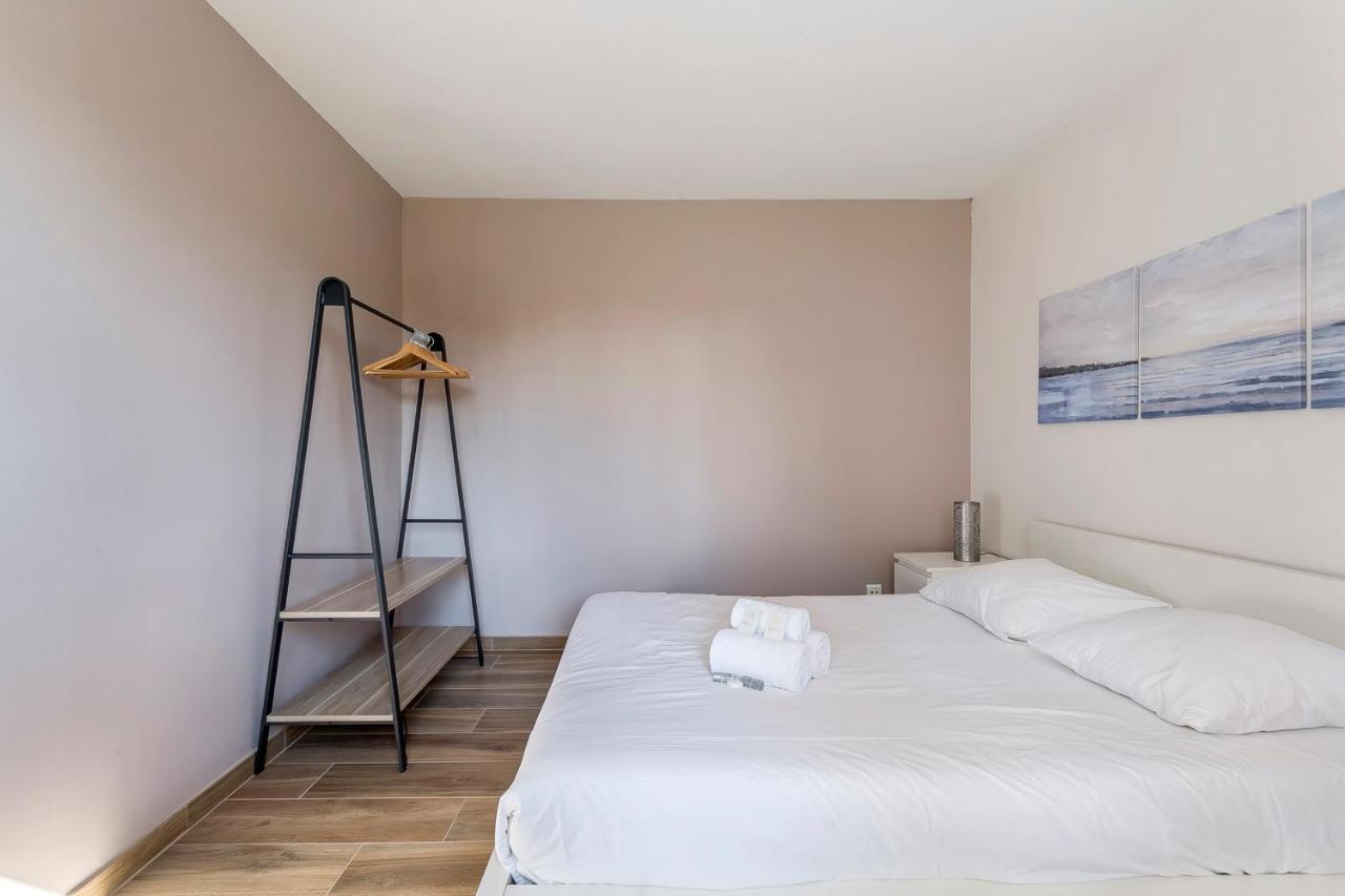 Suite Granges En Rez-De-Jardin Pour 4 Voyageurs Lyon Exterior photo
